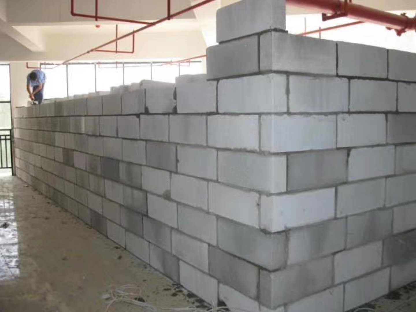 海城蒸压加气混凝土砌块承重墙静力和抗震性能的研究
